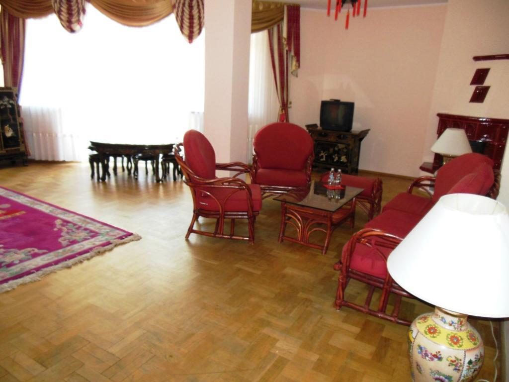 Hotel Pekin Владыславово Экстерьер фото